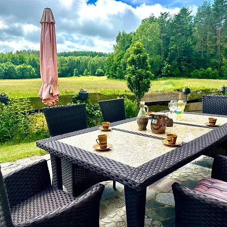 Dworek Nad Jeziorem Z Prywatna Plaza Ferienhaus