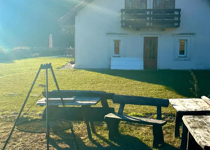 Dom wakacyjny Dworek Nad Jeziorem Z Prywatną Plażą