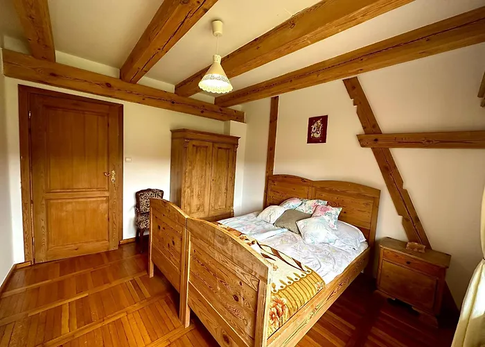 Dom wakacyjny Dworek Nad Jeziorem Z Prywatną Plażą Krąg