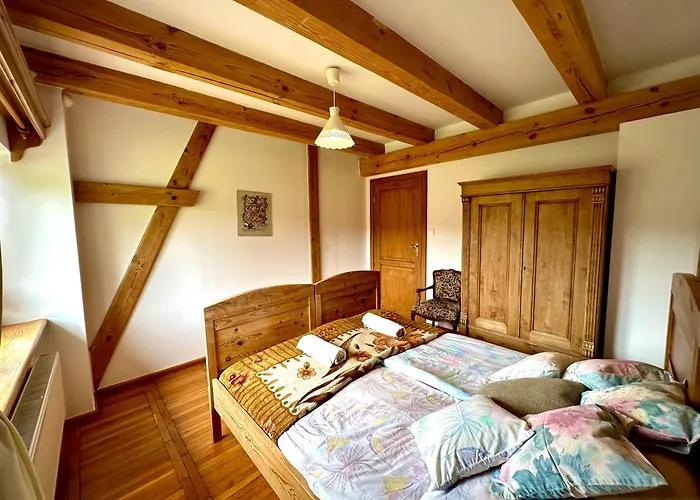 Dom wakacyjny Dworek Nad Jeziorem Z Prywatną Plażą Krąg