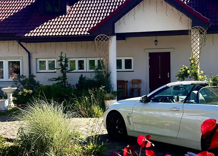 Dom wakacyjny Dworek Nad Jeziorem Z Prywatną Plażą Krąg