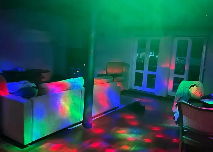 Dworek Nad Jeziorem Z Prywatną Plażą Dom wakacyjny *