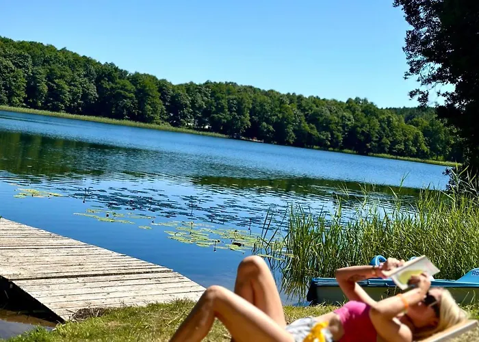 Dom wakacyjny Dworek Nad Jeziorem Z Prywatną Plażą Krąg