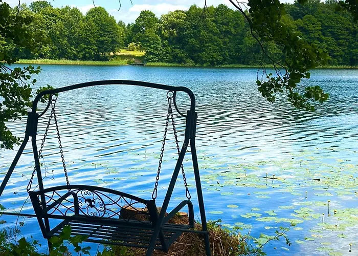 Dworek Nad Jeziorem Z Prywatną Plażą *