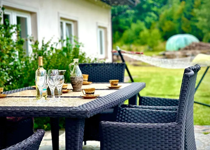 Dom wakacyjny Dworek Nad Jeziorem Z Prywatną Plażą *