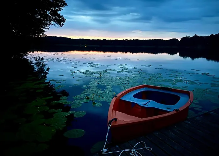 Dom wakacyjny Dworek Nad Jeziorem Z Prywatną Plażą *